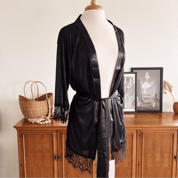 BLACK LACE TRIM DAINTY ROBE #0336 - Picture 6 of 11